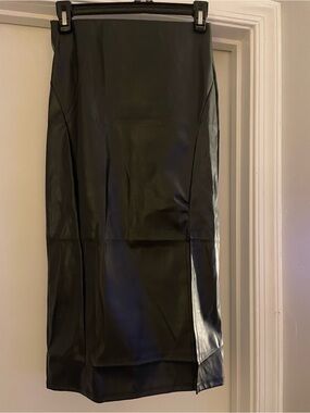 Popular 21 Black Faux Straight Leather Midi Pencil Skirt with Slit - Small